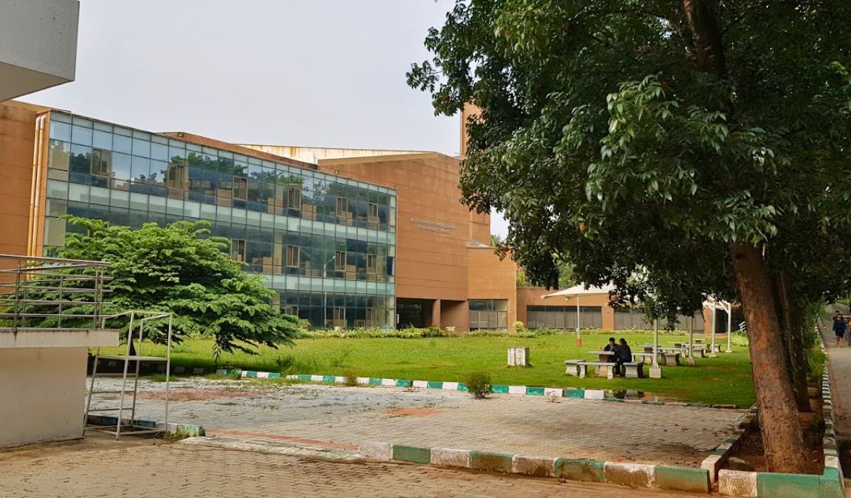 nlsiu campus image